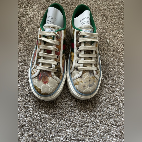 Women’s Gucci Sneakers - Picture 1 of 9